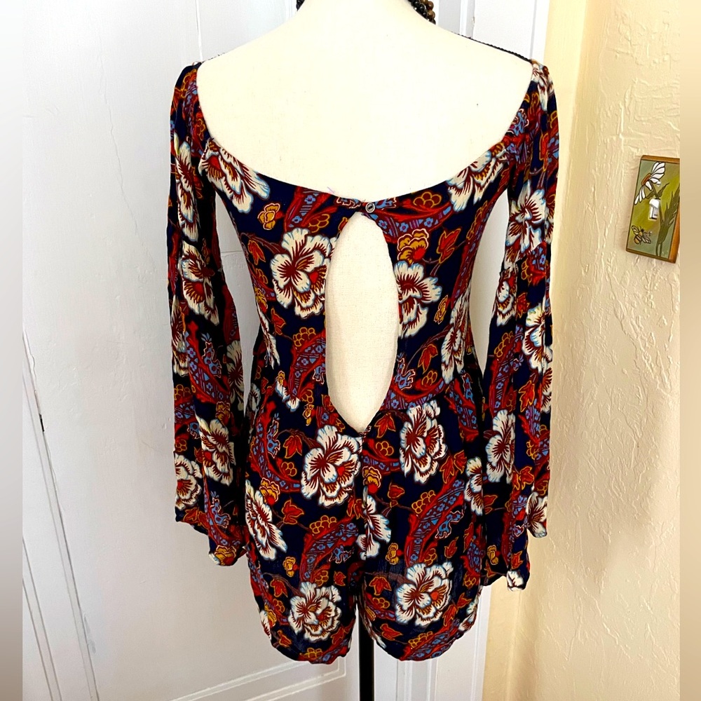 Urban Outfitters Out From under Romper 100% Rayon Beautiful BohoFabric‎ size S - Picture 3 of 5